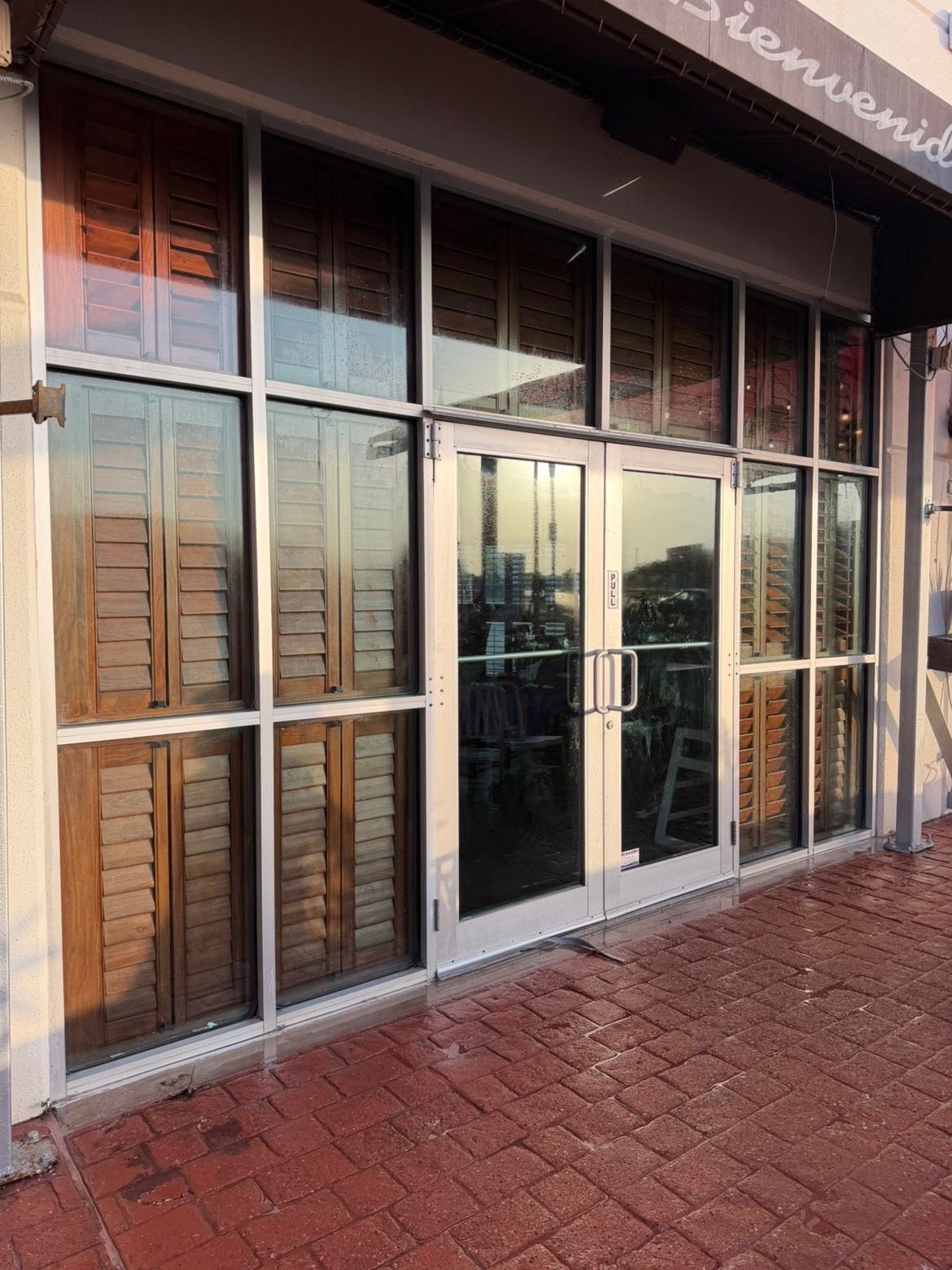 Commercial storefront glass cleaning in Brownsville TX